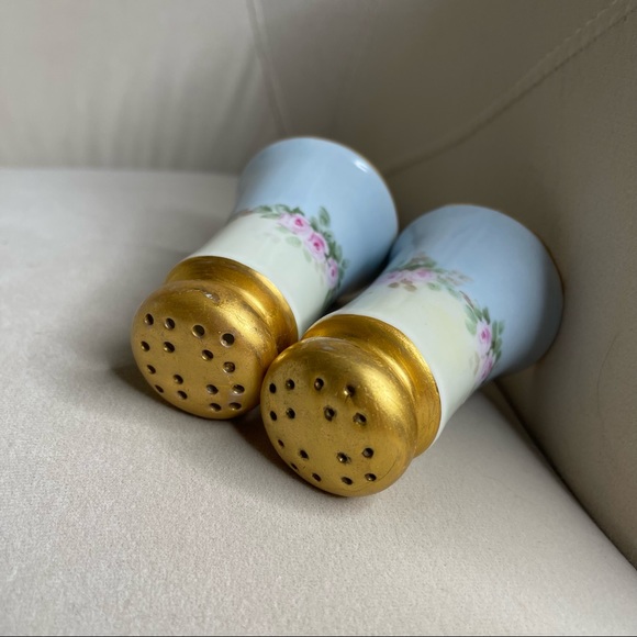 Vintage Hand Painted Porcelain Salt & Pepper Shakers Rose Flora Design Gold Top - Picture 3 of 4